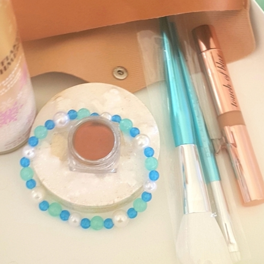 ❄ Cashmere Frost Makeup Gift Set 👁️